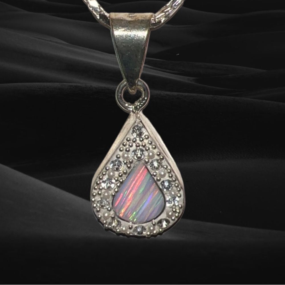 Vintage White Opal Mexico Silver Pendent on 925 Sterling Silver Chain Necklace